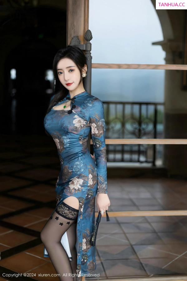王馨瑶  [XiuRen]高清写真图 2024.04.19 No.8425 王馨瑶yanni 美腿黑丝第12张图片